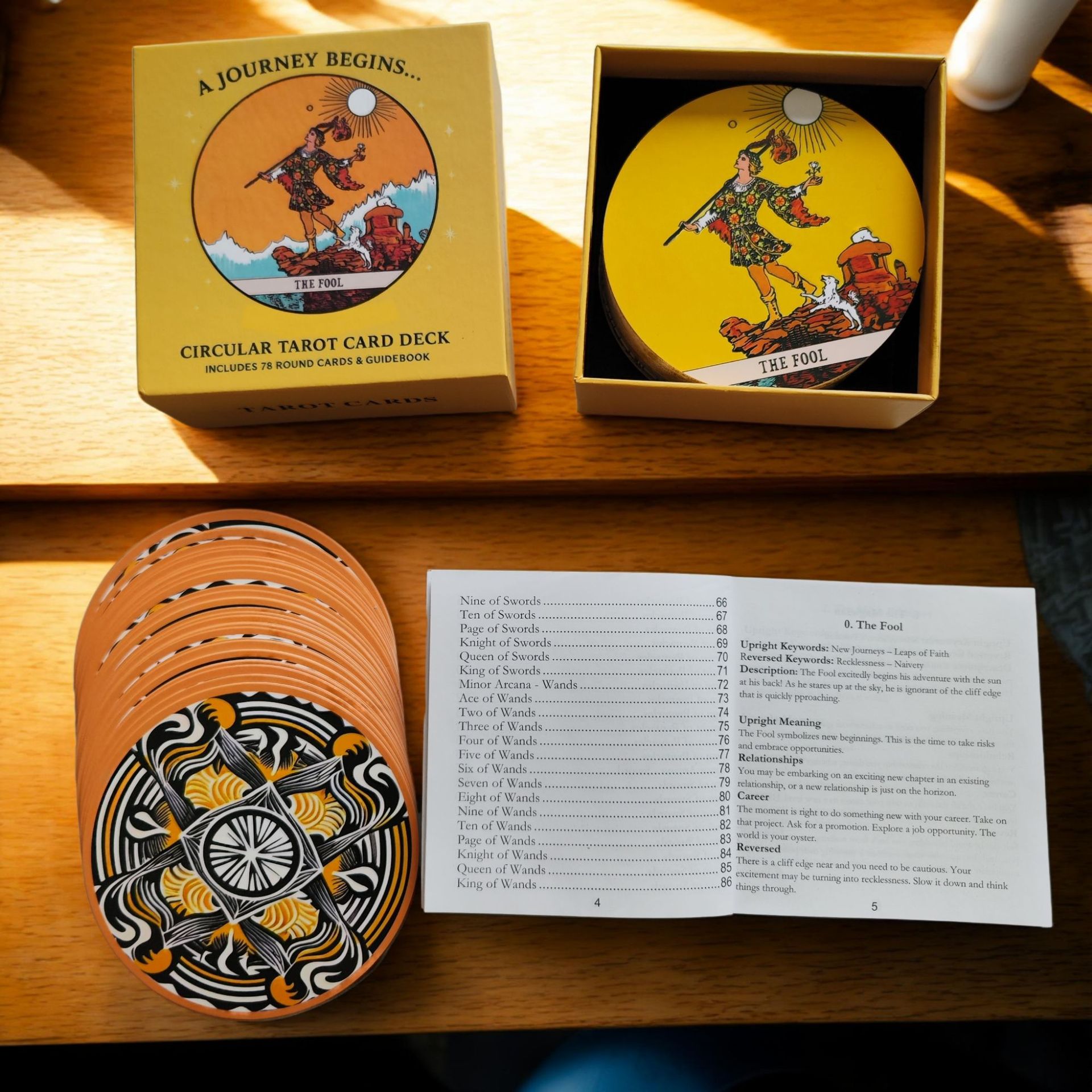 Tarot Deck With Guidebook - Circulaire Tarotkaarten Set met 78 Ronde